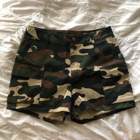 HIP CAMOUFLAGE SHORTS - Picture 1 of 2